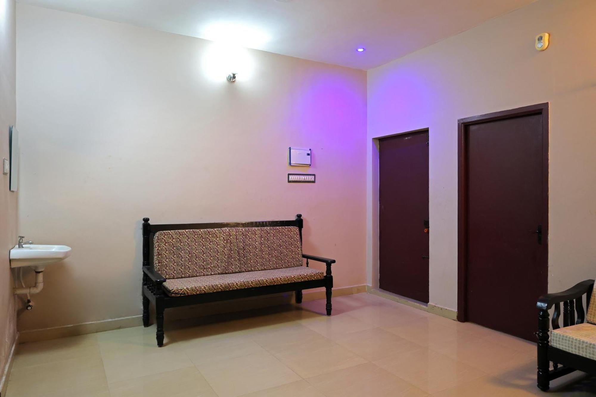The Club House Hotell Pondicherry Exteriör bild
